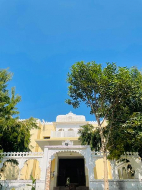 Badi Haveli Resort ( near fatehsagar lake )